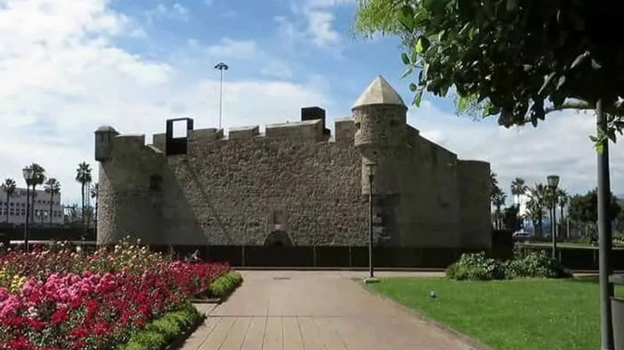 De oudste burcht op de Canarische Eilanden: Een middeleeuws juweel uit de 15e eeuw